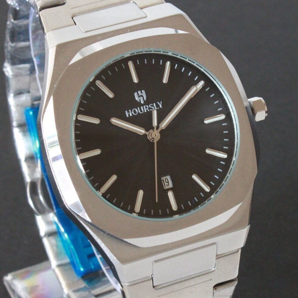 Men's Sports Watch Integrated Bracelet Black Dial 42mm - Picture 8 of 16